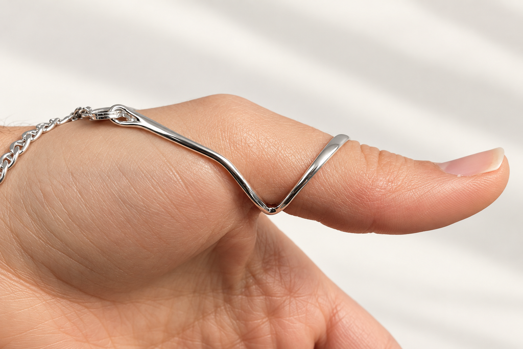 Thumb MCP splint worn on the thumb, side view showing the V-shaped wire